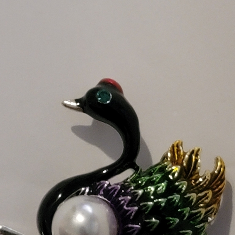 Vintage Black Swan Brooch Pin Multicolor Enamel Faux Pearl Bird Statement - Picture 3 of 6